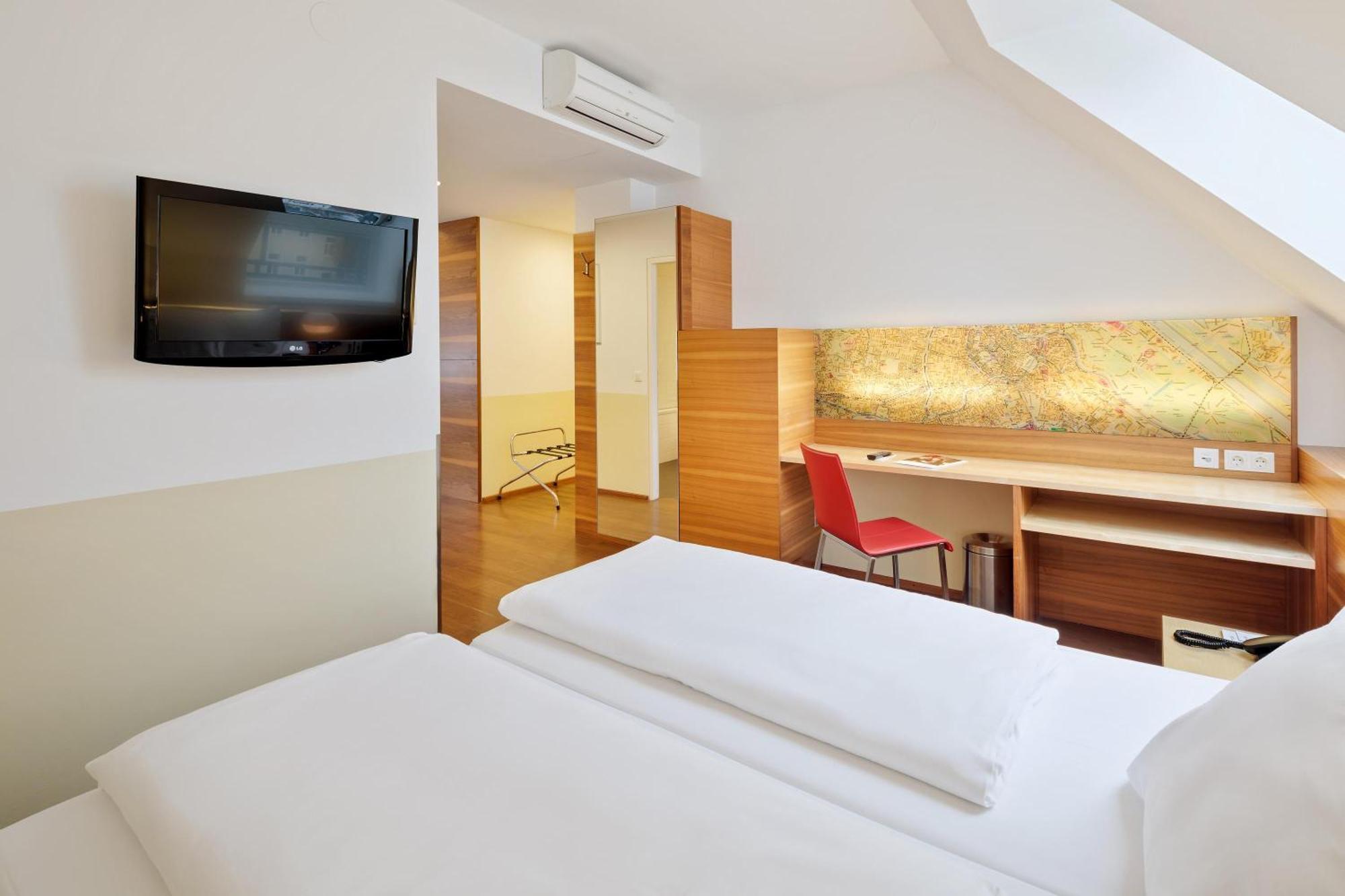 Austria Trend Hotel Beim Theresianum Wien Exterior photo
