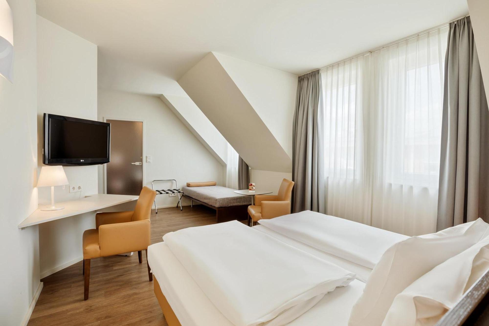 Austria Trend Hotel Beim Theresianum Wien Exterior photo