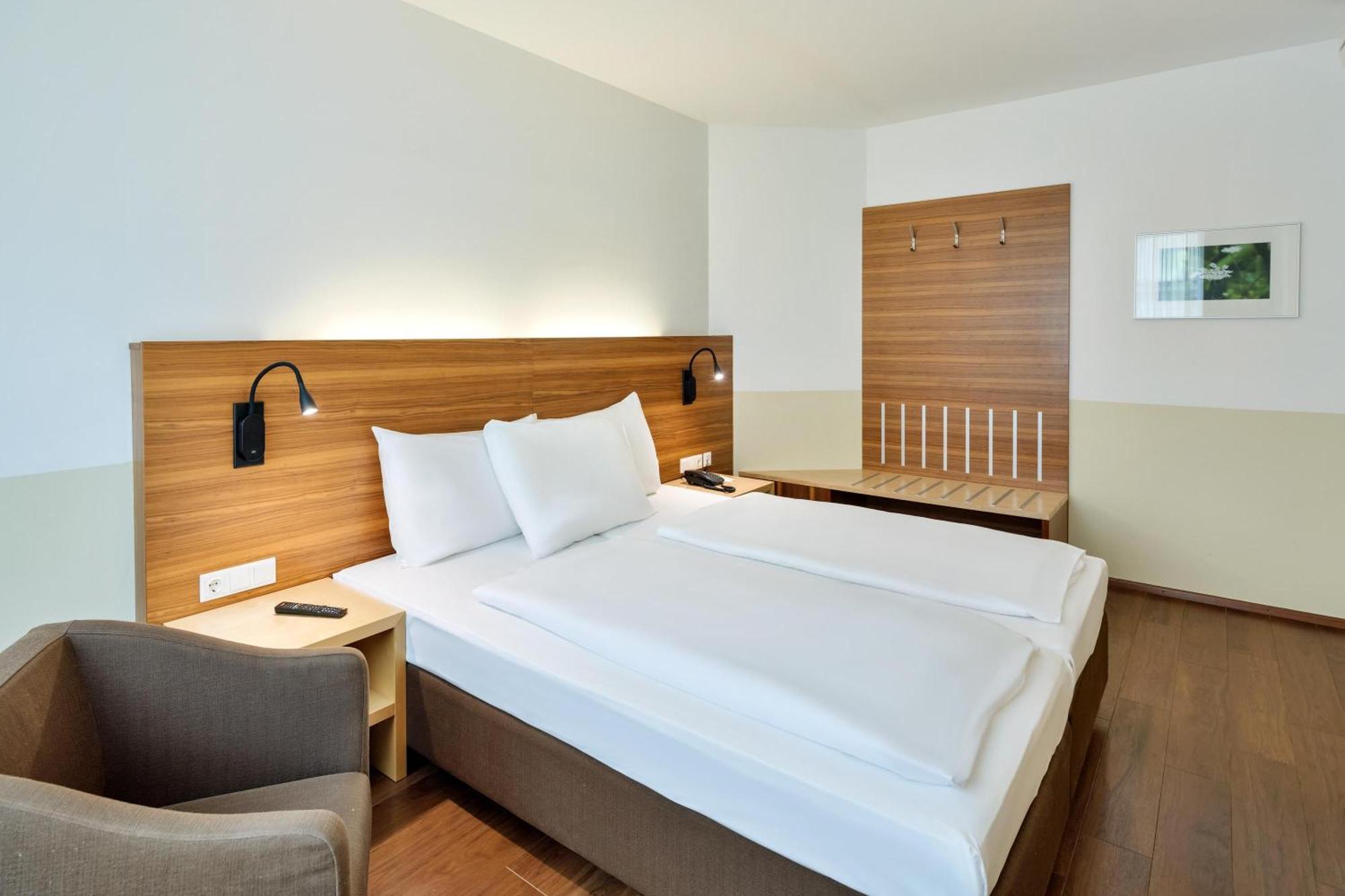 Austria Trend Hotel Beim Theresianum Wien Exterior photo