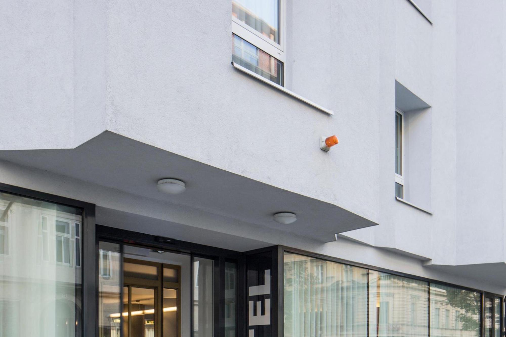 Austria Trend Hotel Beim Theresianum Wien Exterior photo