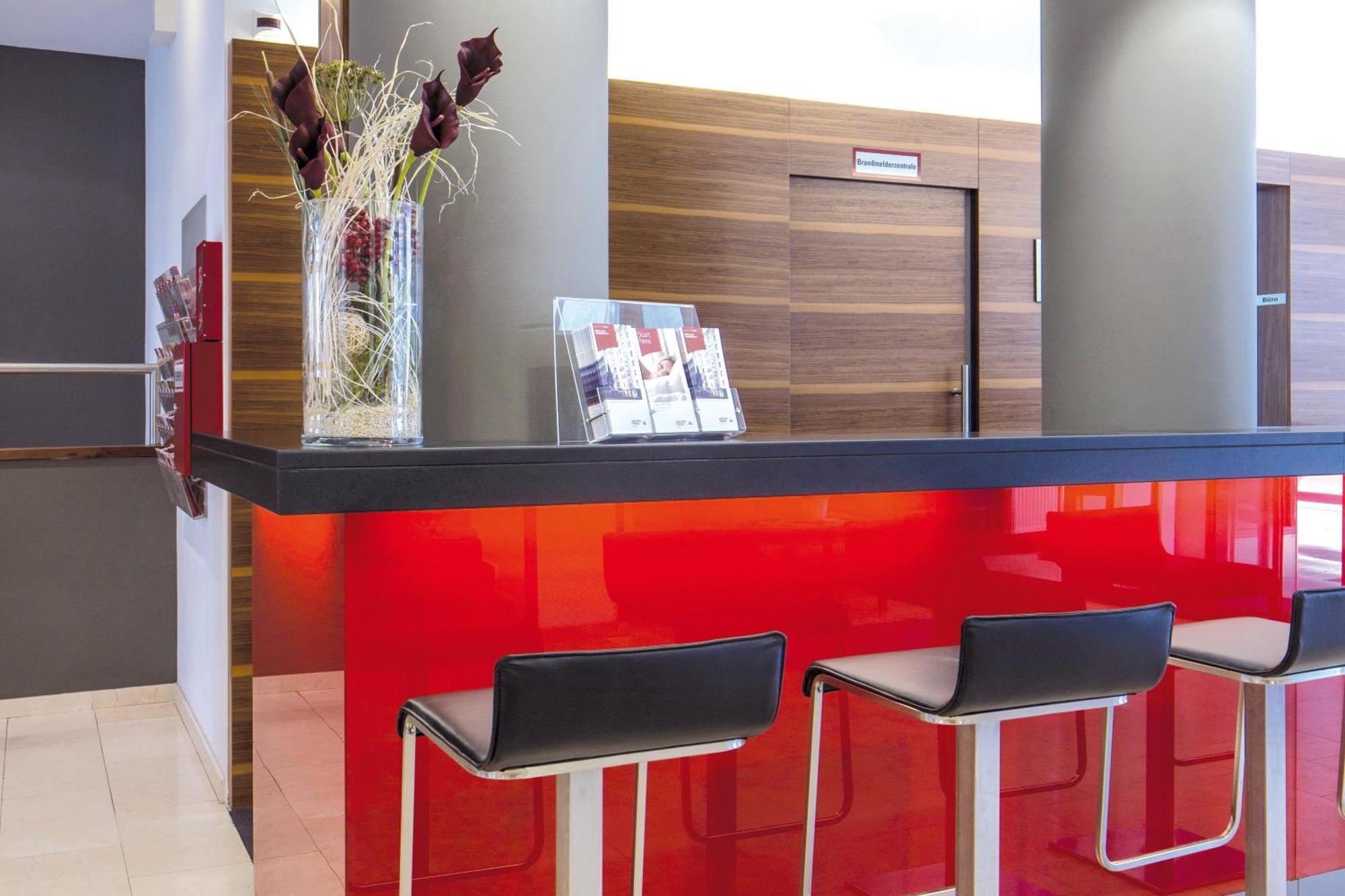 Austria Trend Hotel Beim Theresianum Wien Exterior photo