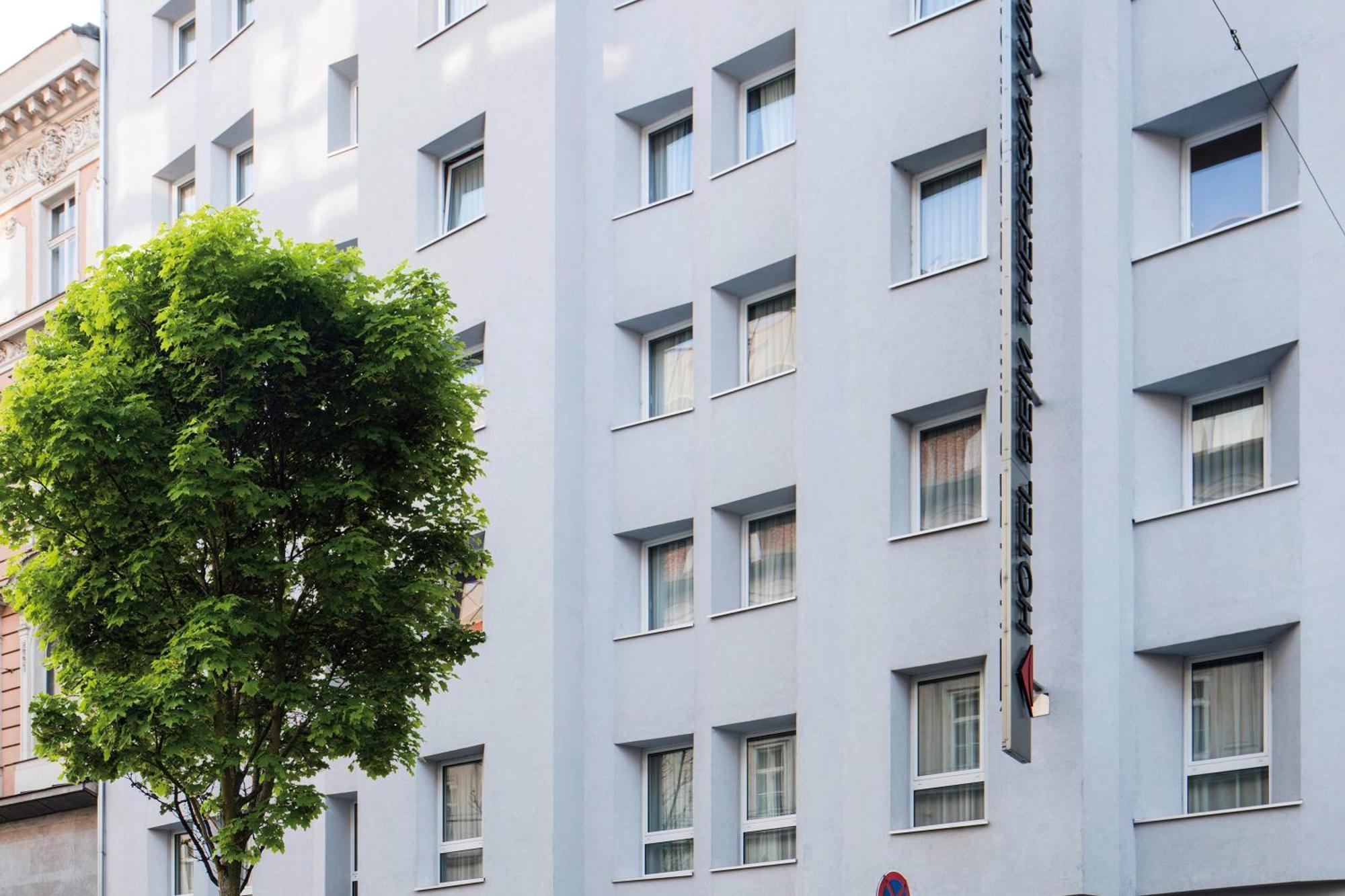 Austria Trend Hotel Beim Theresianum Wien Exterior photo
