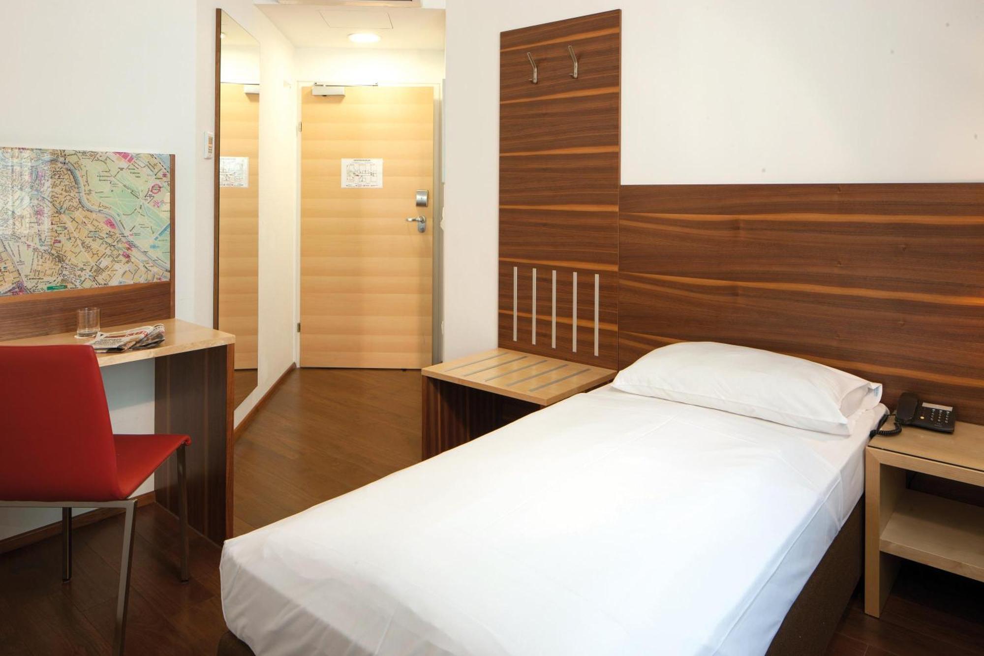 Austria Trend Hotel Beim Theresianum Wien Exterior photo