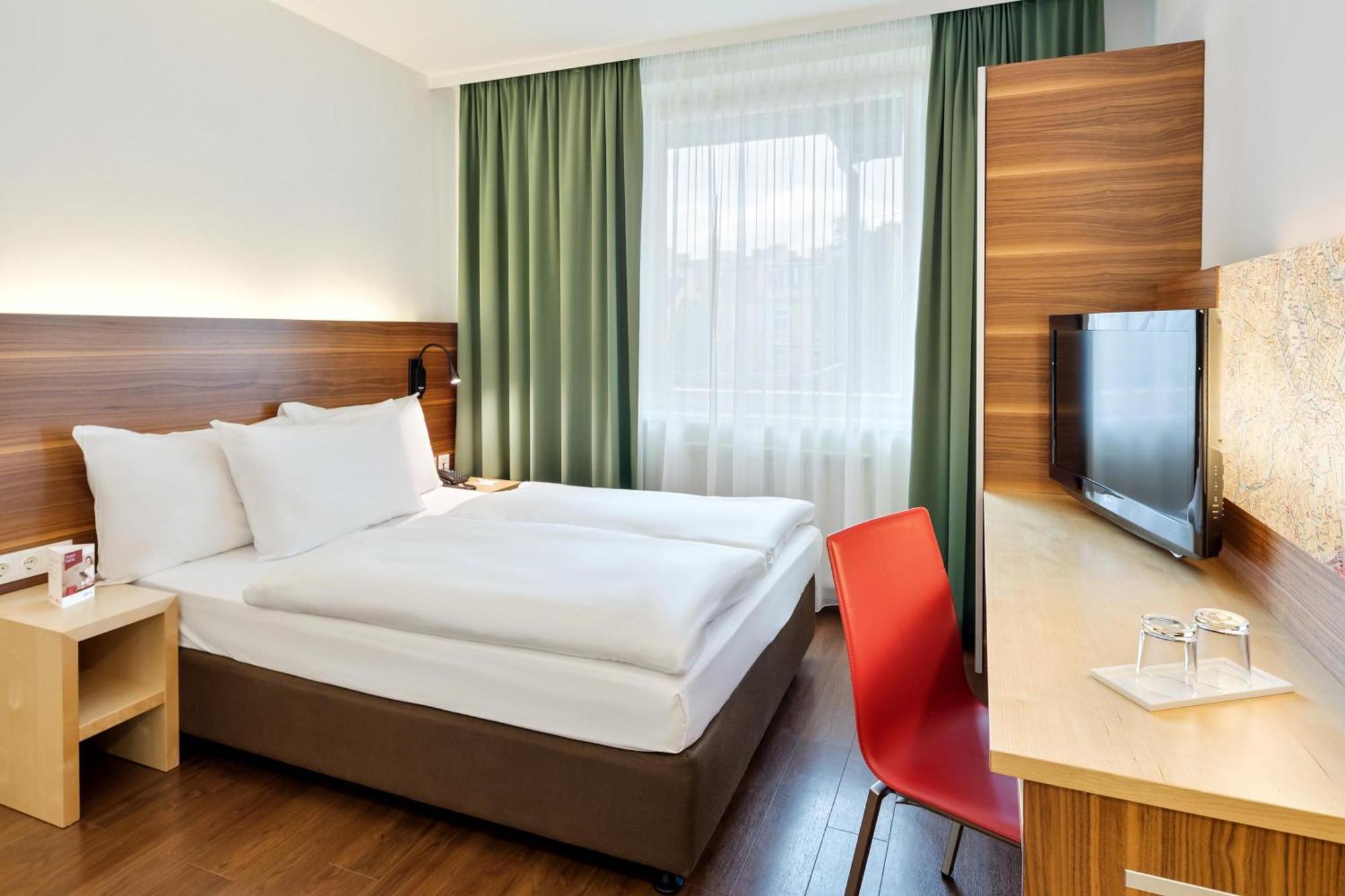 Austria Trend Hotel Beim Theresianum Wien Exterior photo