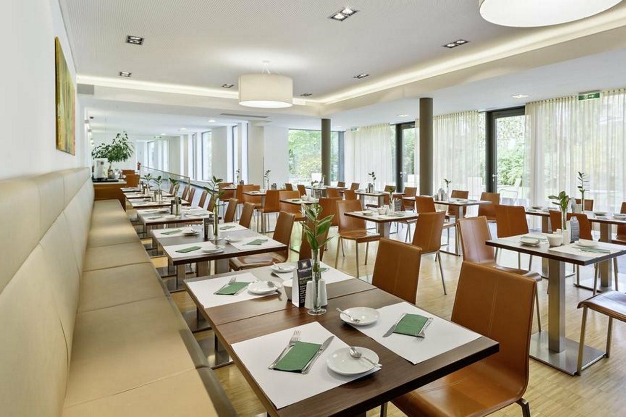 Austria Trend Hotel Beim Theresianum Wien Exterior photo